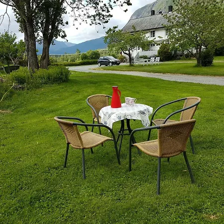 Nora Gard * Åndalsnes